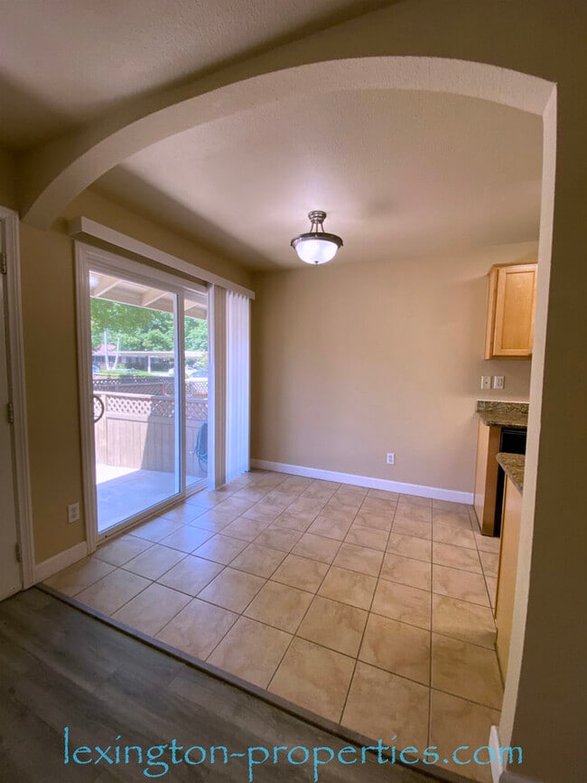 Photo - 5011 Bremner Way Unit 2