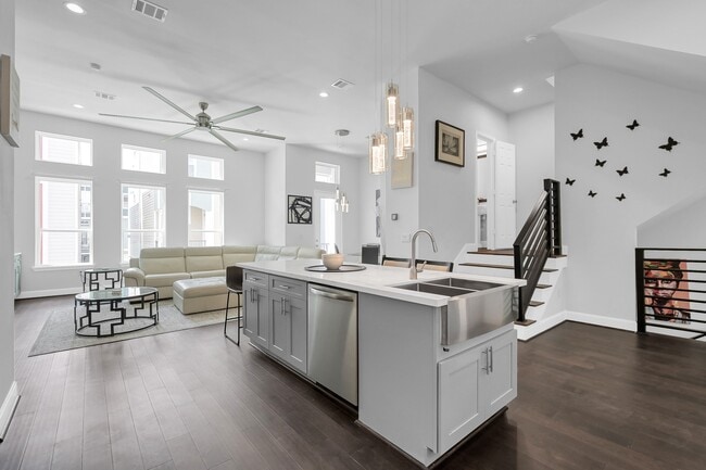 Photo - 2116 Oatfield Dr