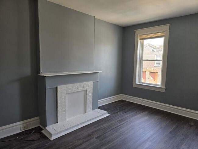 Newly Renovated 1 Bed 1 Bath Apartment for Rent!