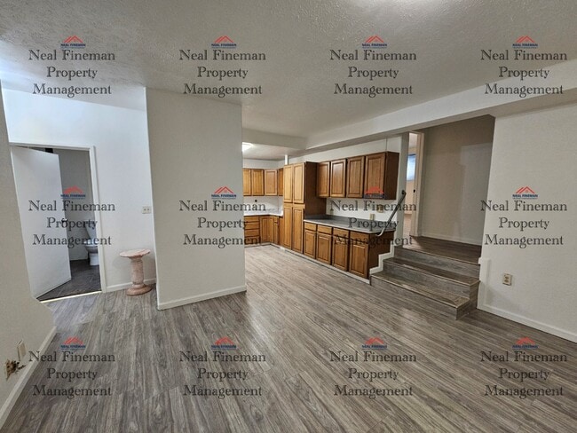 Photo - 4 BEDROOM, 1 BATHROOM APARTMENT, 2 TANDEM PARKING Unit 3