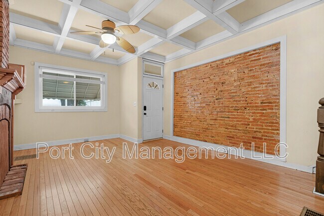 Photo - 430 W 23rd St