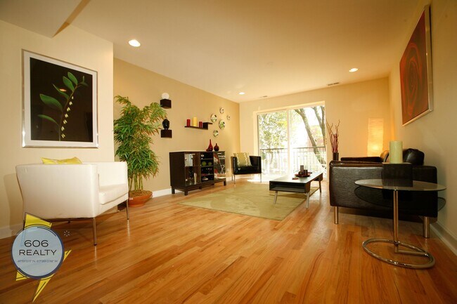 Photo - 6954 N Greenview Ave Unit 409