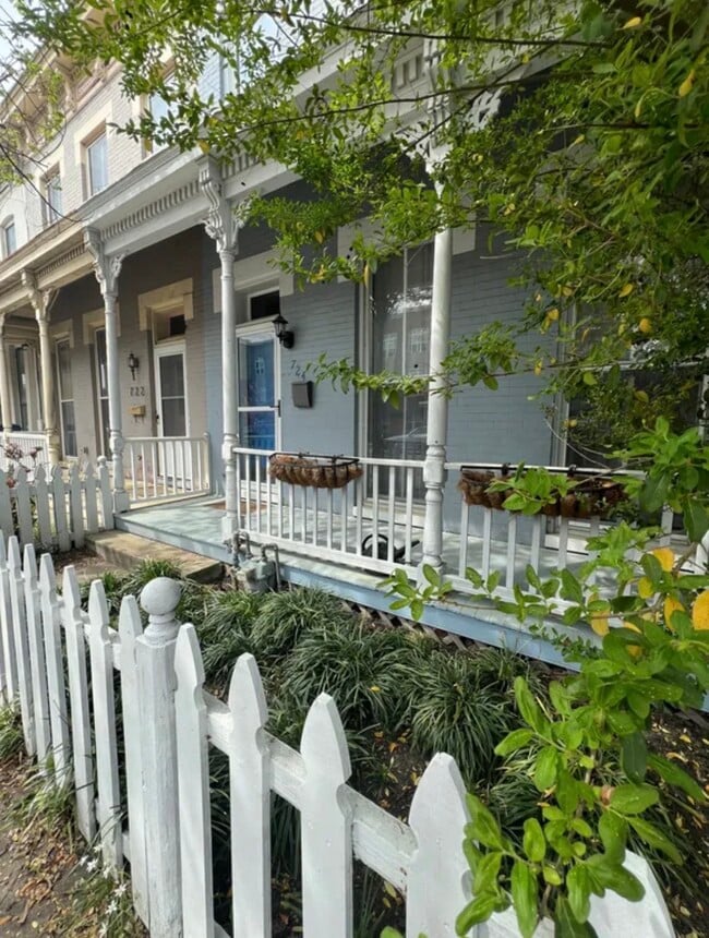 Building Photo - 724 N 1st St