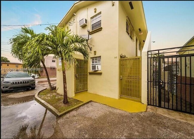 1500 NW 69th Ter Unit 1