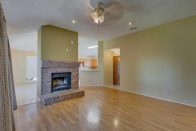 Photo - 2321 Shadyoaks Ln
