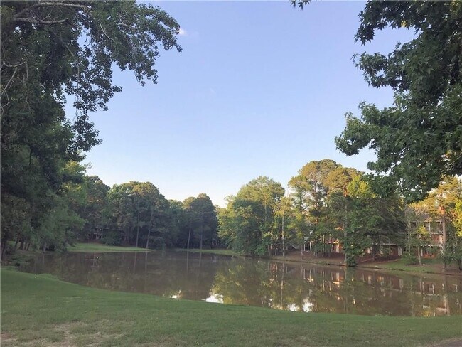 154 E University Dr