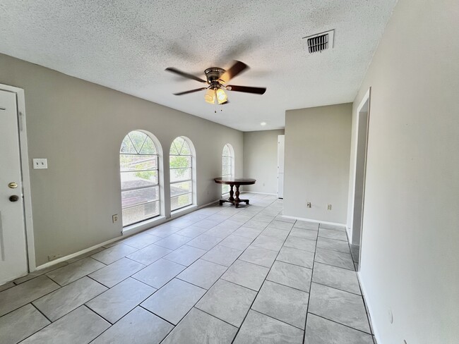 Photo - 3021 Sycamore Ave Unidad 8