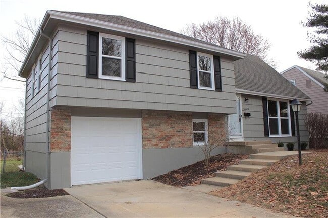 Photo - 13323 Donnelly Ave
