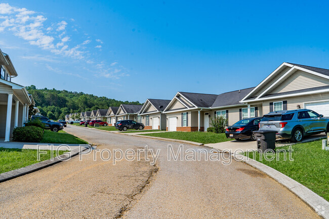 Building Photo - 142 Stonegate Cir Rental