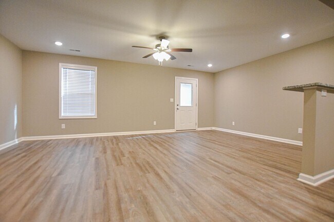 135 Country Ln