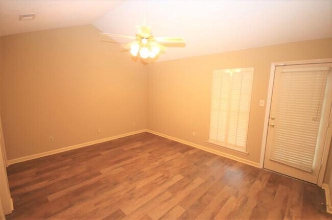 Photo - 1643 Oaken Bucket Dr