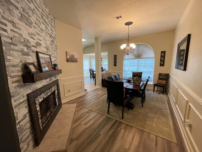 Photo - 4611 Silverlake Dr