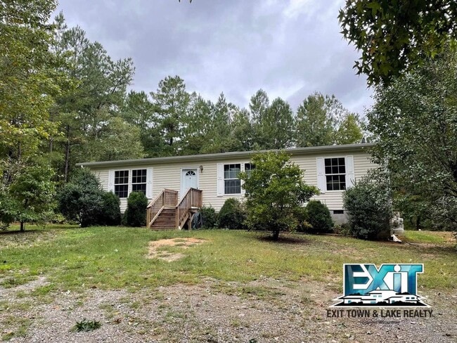 Building Photo - Private and secluded ranch in lakefront subdivision!
