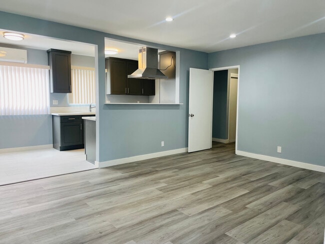 Building Photo - 720 Silver Lake Blvd Rental