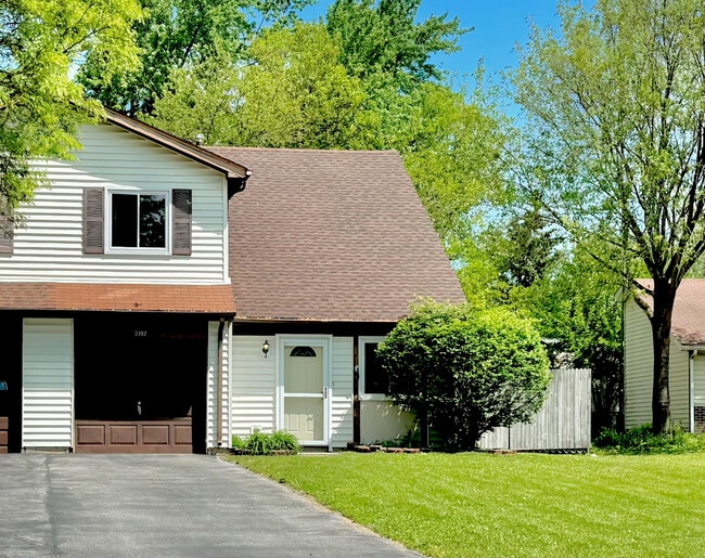 Building Photo - 3302 Acorn Ct