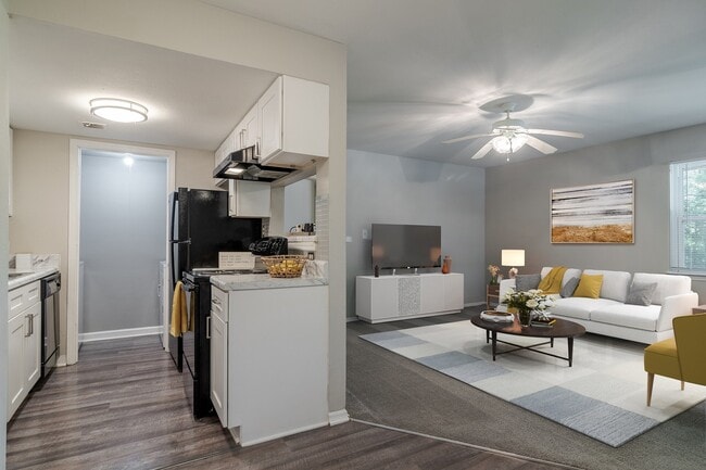 Grove at Stonebrook Apartments and Townhomes
