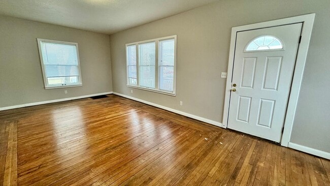 Photo - 843-845 Prince SE Unit 845 Prince SE