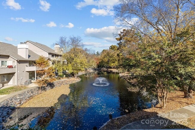 Building Photo - 2505 Stockbridge Dr