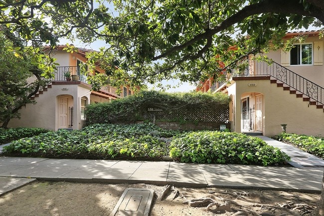 Andalusia at Chestnut