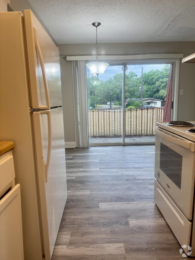 Building Photo - 210 Pelham Rd Unit 204A Rental