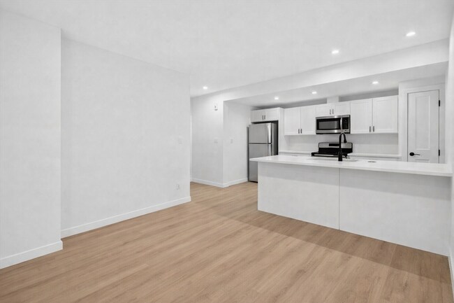 Photo - 10320-10147 147 St NW Unit Bsmt 2