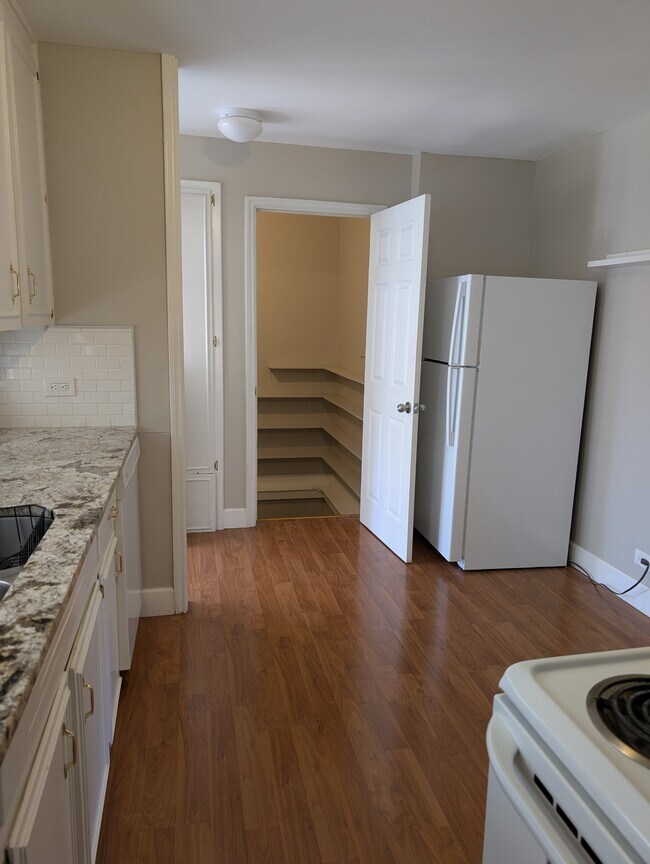 Photo - 1657 N Moline St