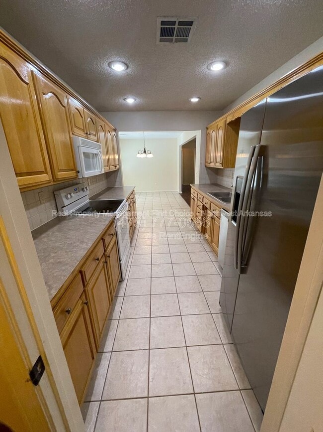 Photo - 1904 SW Spruce Rd