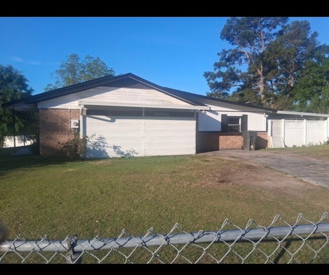 Photo - 2902 Larkspur Dr