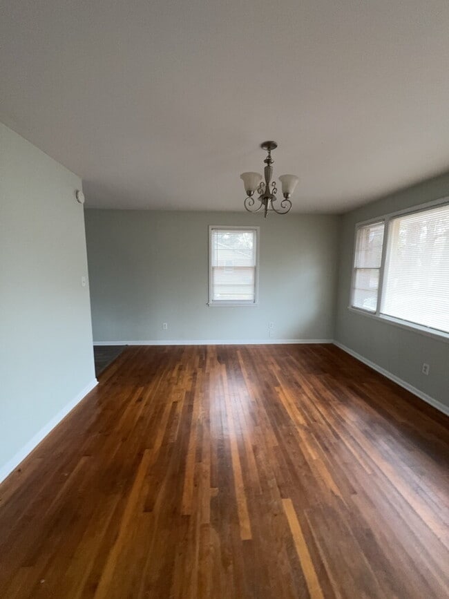 Photo - 130 Armstrong Dr