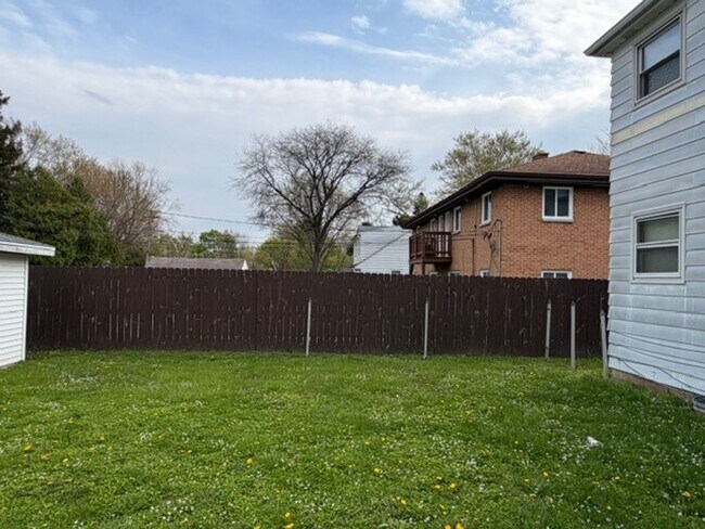Photo - Kraehnke 67 Holding, LLC Unit 5956 N 67th St. Lower