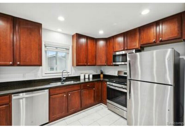 Photo - 483 W Tienken Rd