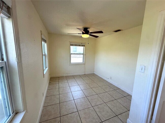 Photo - 773 4th Ave S Unidad 1/2