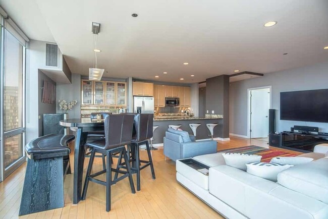 Photo - 737 W Washington Blvd Unit 1508
