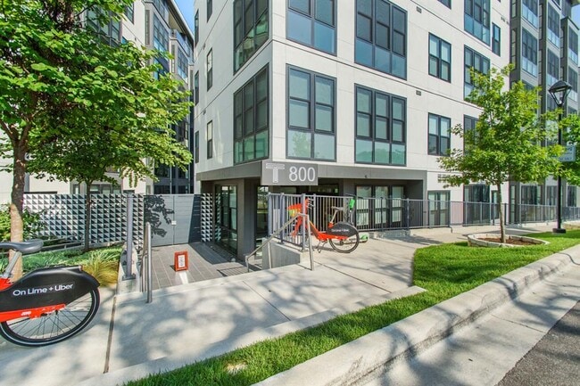 Photo - 800 Embassy Dr Unidad 525