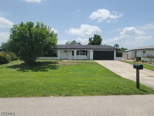 Building Photo - 203 Redcliff Ave