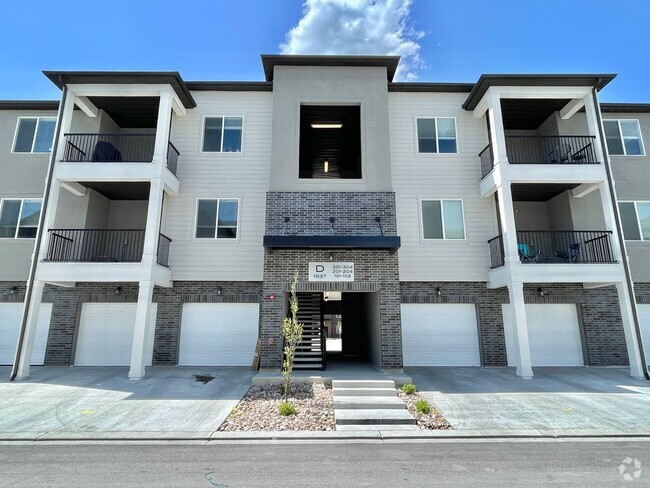 Building Photo - Bright New Lehi Condo at Timp Point! Unit D102