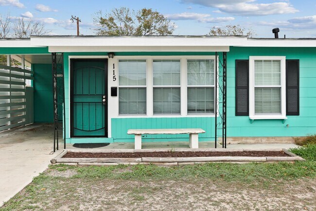 Photo - 115 Harcourt Ave