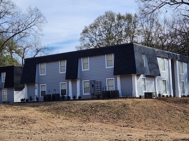 Eastbrook Apartments - Eastbrook Apartments
