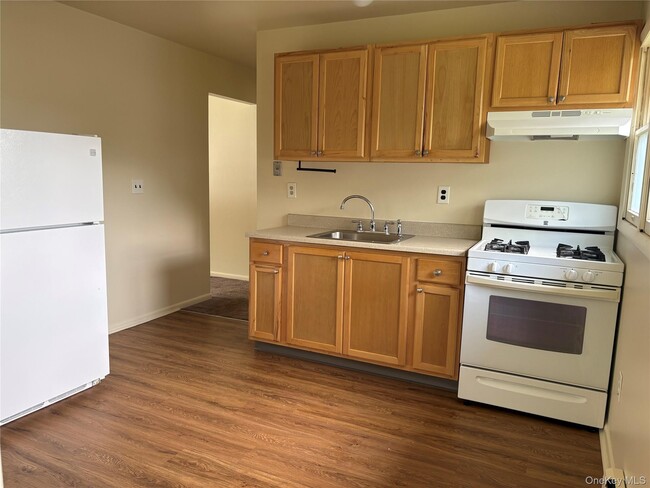 Photo - 193-195 Central Hwy Unit 2B