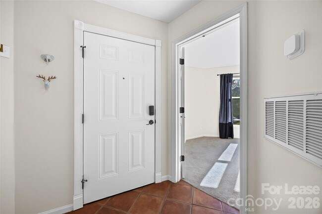 Photo - 372 Northwest Dr