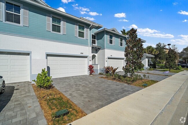 Building Photo - 4925 Pointe Midtown Way Rental