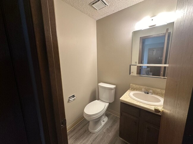 Photo - 506 W 42nd St