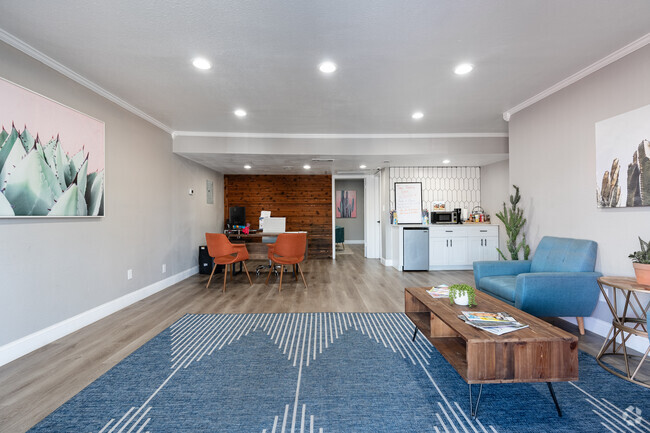 Interior Photo - Ten Twelve West Rental