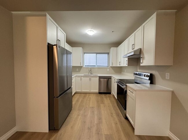 Photo - 21292 123 Av