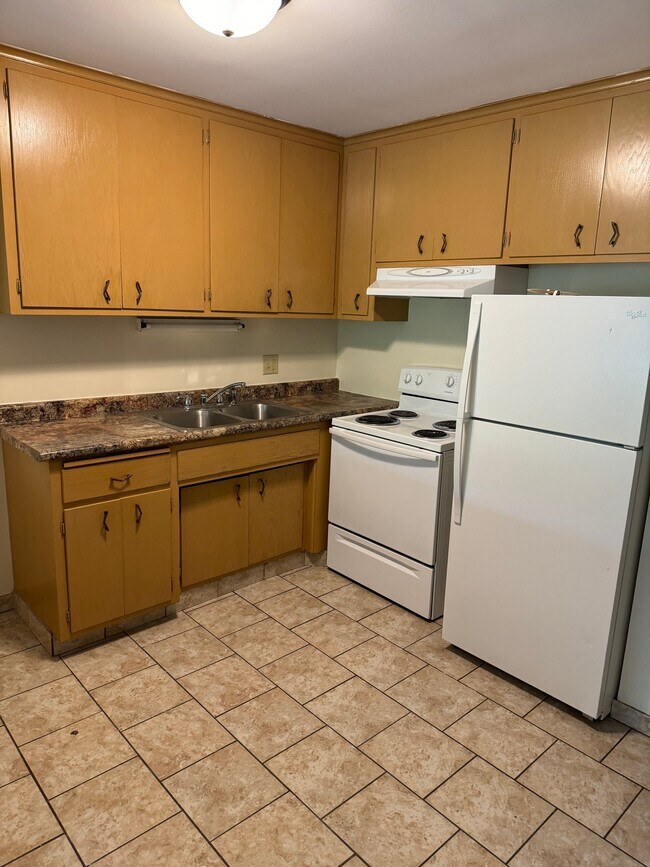 Photo - 1161 St Clair Ave Unit 21