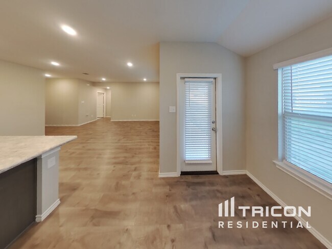 Photo - 1904 Tulipwood Dr