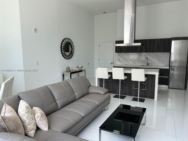 Building Photo - 851 NE 1st Ave Unit 411 Rental