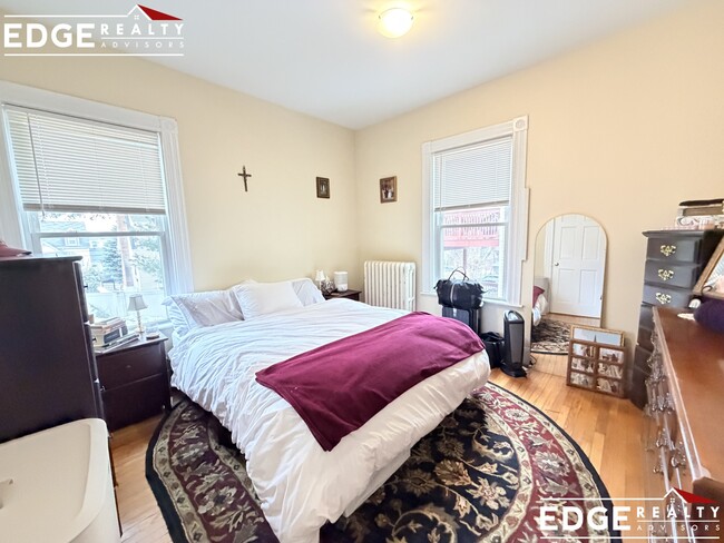 Photo - 61 Falkland St