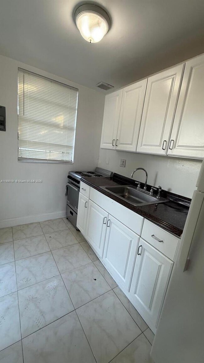 Photo - 2127 Cleveland St Unidad REAR