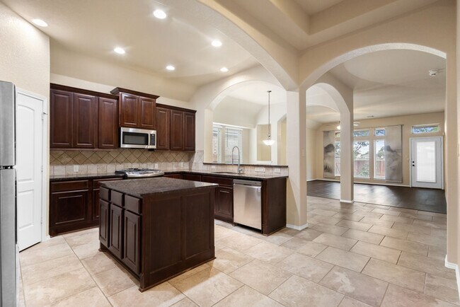 Photo - 8710 White Crown